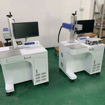 Máquinas de marcado del laser del metal 30W 60khz, máquina de la marca del laser para el plástico