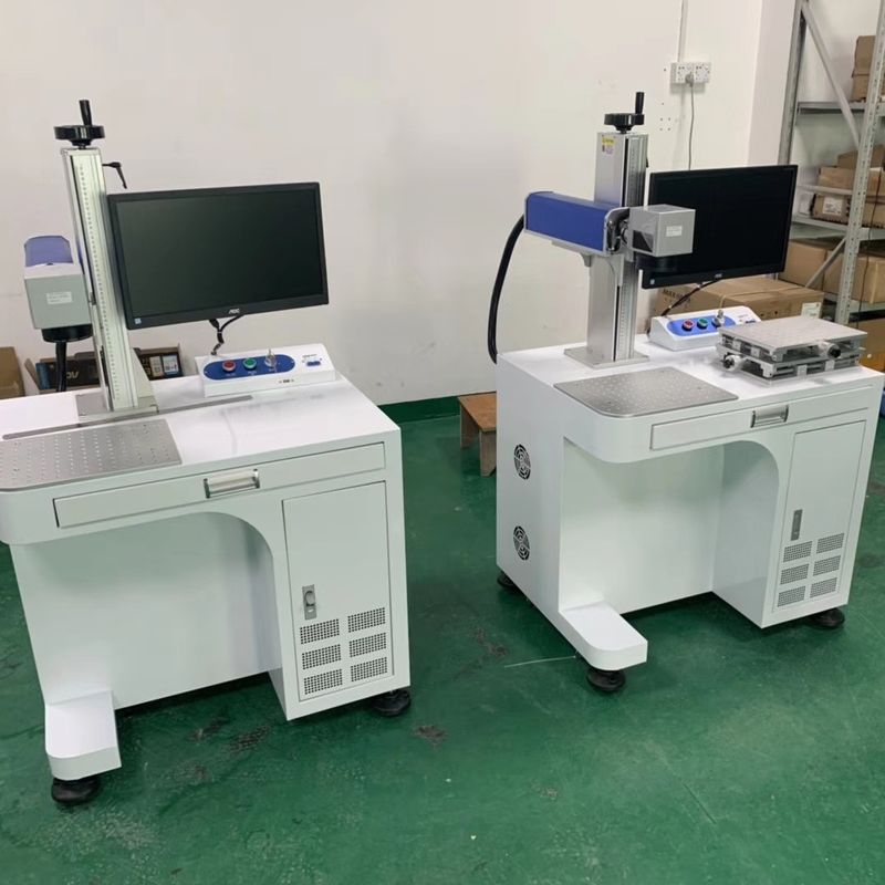 Máquinas de marcado del laser del metal 30W 60khz, máquina de la marca del laser para el plástico