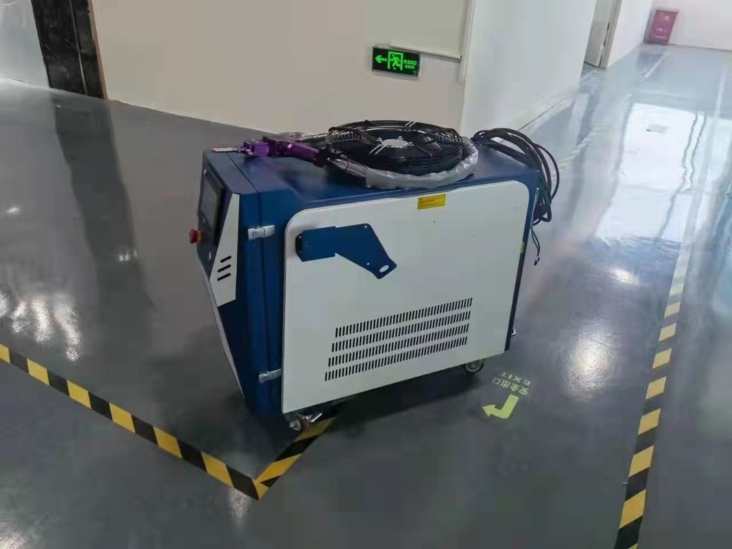 Refrigeración por agua del grueso de la soldadora de laser de la fibra de Raycus 1000W 3m m
